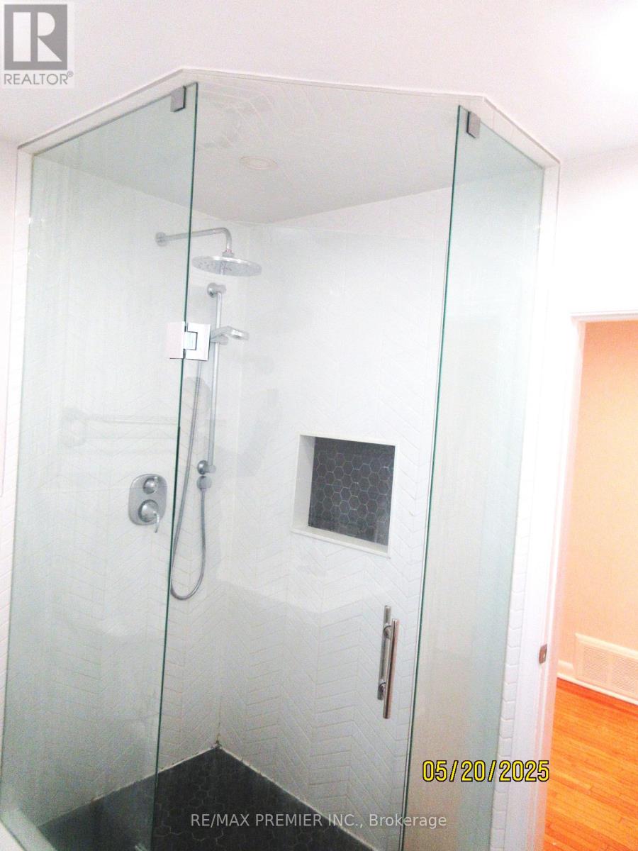100 Snowood Court, Toronto, Ontario  M3N 1E8 - Photo 12 - W12168864