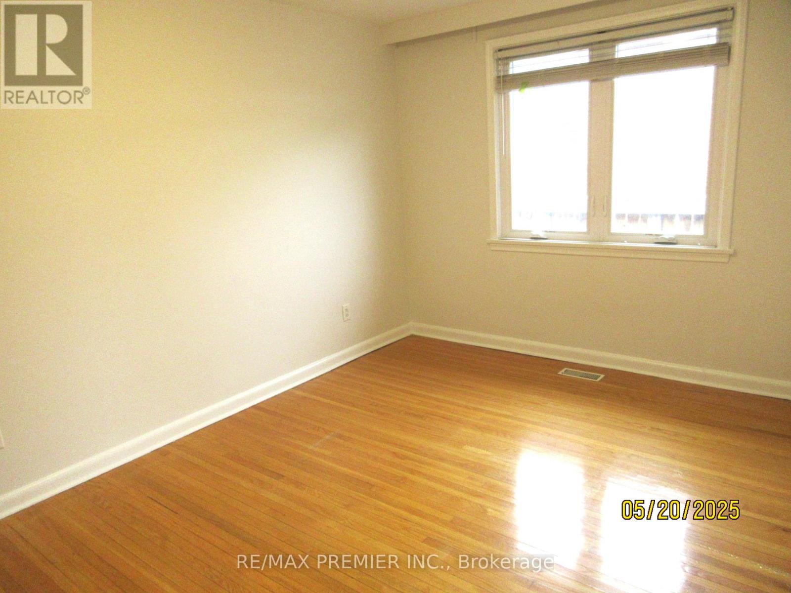 100 Snowood Court, Toronto, Ontario  M3N 1E8 - Photo 9 - W12168864
