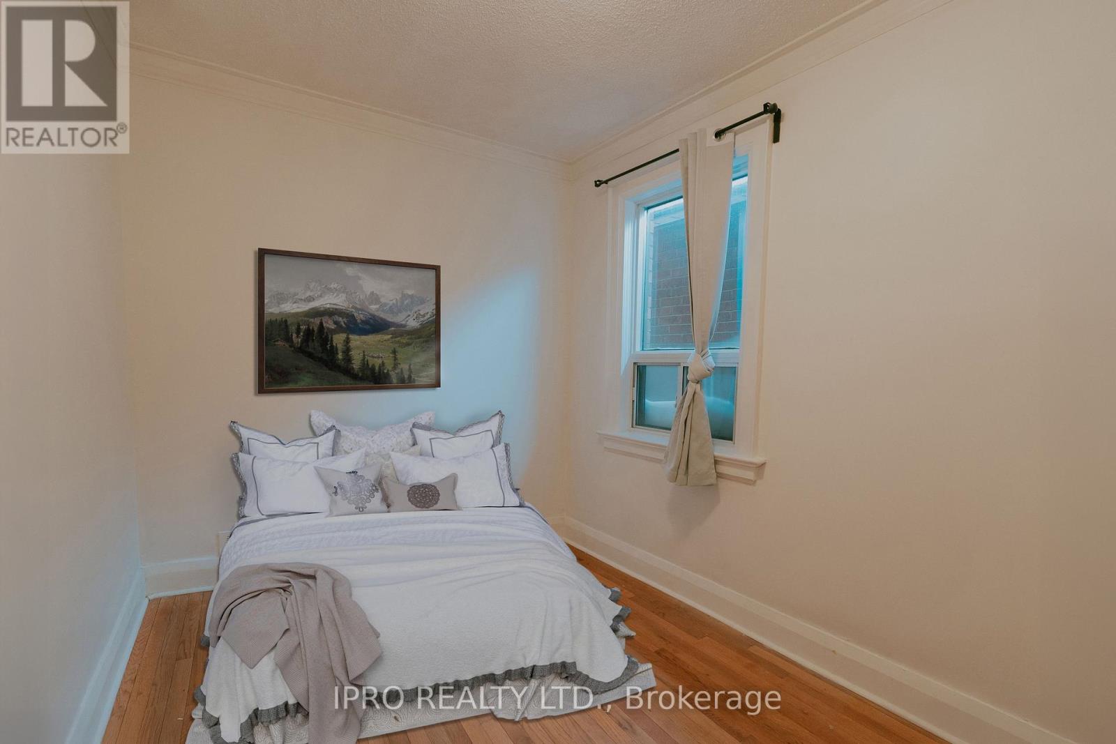 183 Livingstone Avenue W, Toronto, Ontario  M6E 2L9 - Photo 12 - W12171119