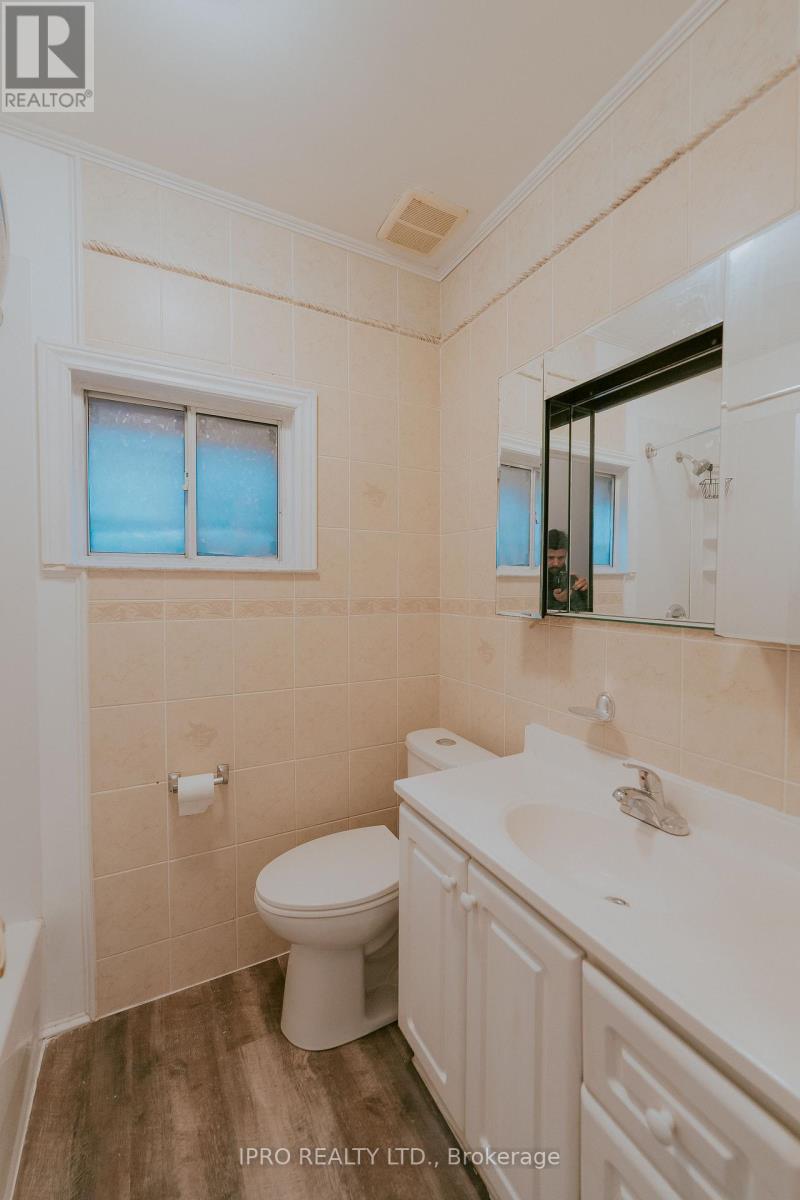 183 Livingstone Avenue W, Toronto, Ontario  M6E 2L9 - Photo 14 - W12171119