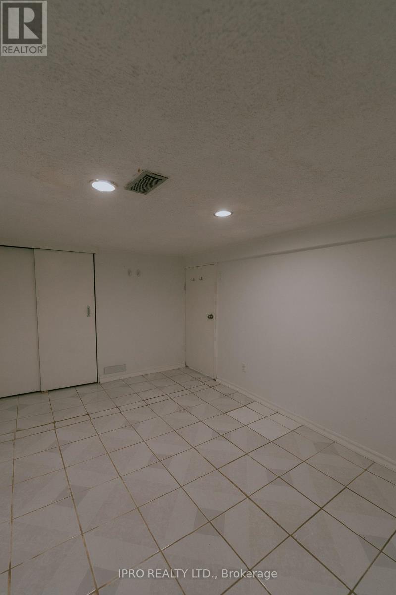 183 Livingstone Avenue W, Toronto, Ontario  M6E 2L9 - Photo 25 - W12171119
