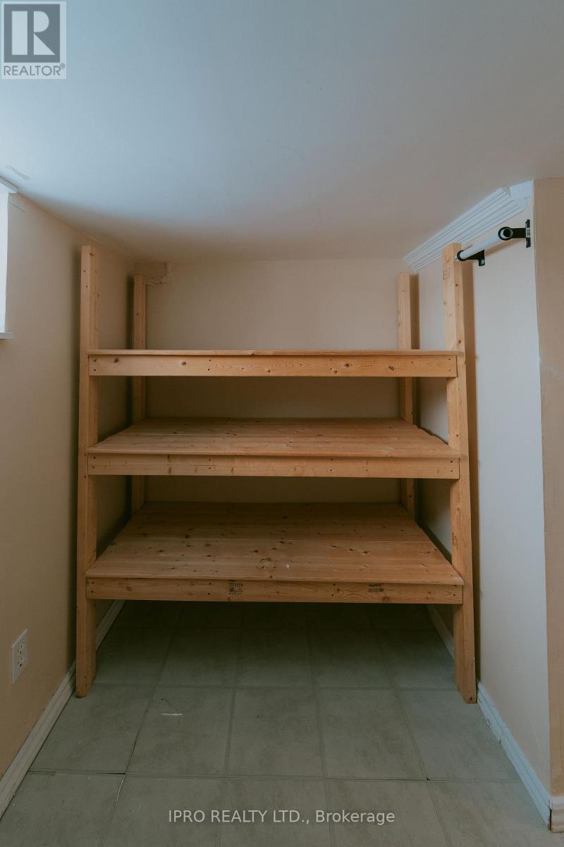 183 Livingstone Avenue W, Toronto, Ontario  M6E 2L9 - Photo 26 - W12171119