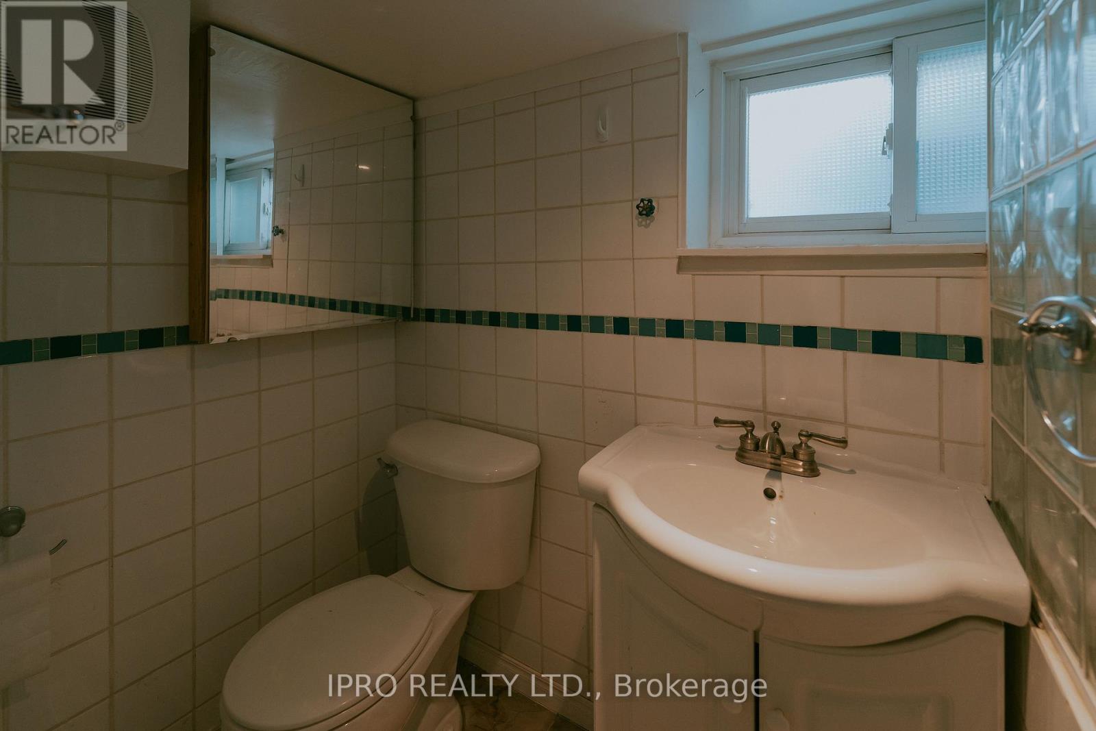 183 Livingstone Avenue W, Toronto, Ontario  M6E 2L9 - Photo 28 - W12171119
