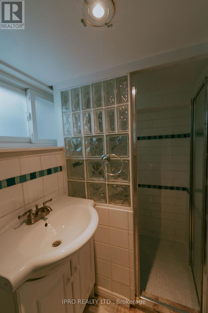 183 Livingstone Avenue W, Toronto, Ontario  M6E 2L9 - Photo 29 - W12171119