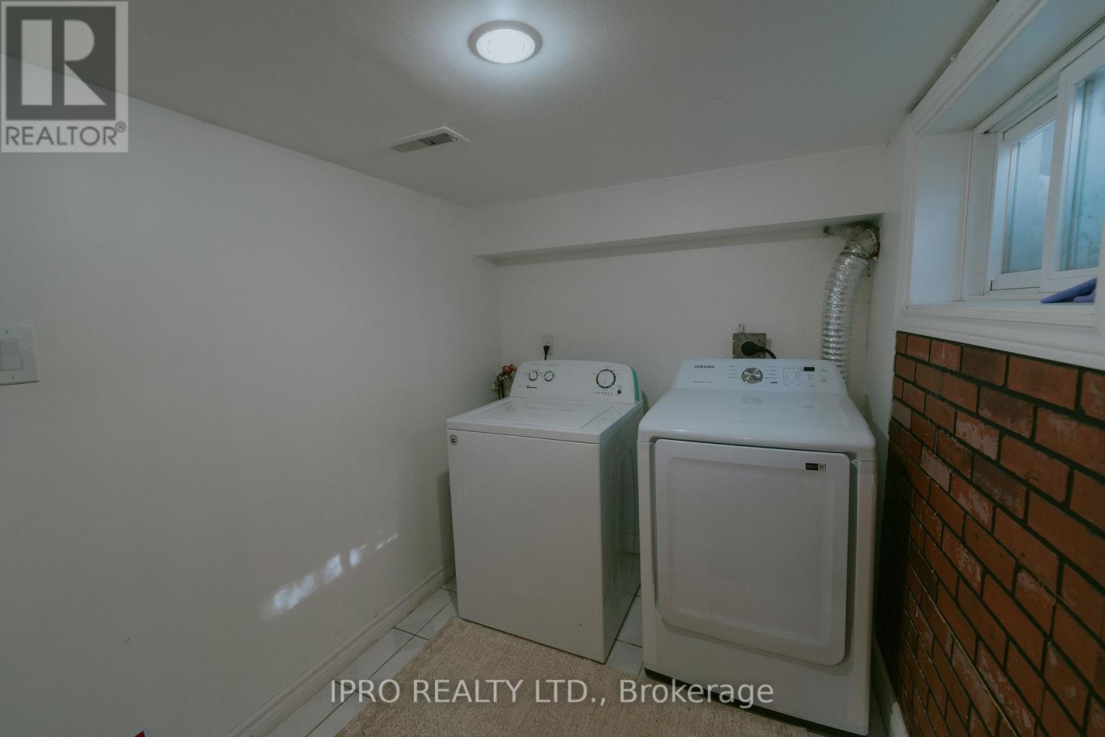 183 Livingstone Avenue W, Toronto, Ontario  M6E 2L9 - Photo 30 - W12171119
