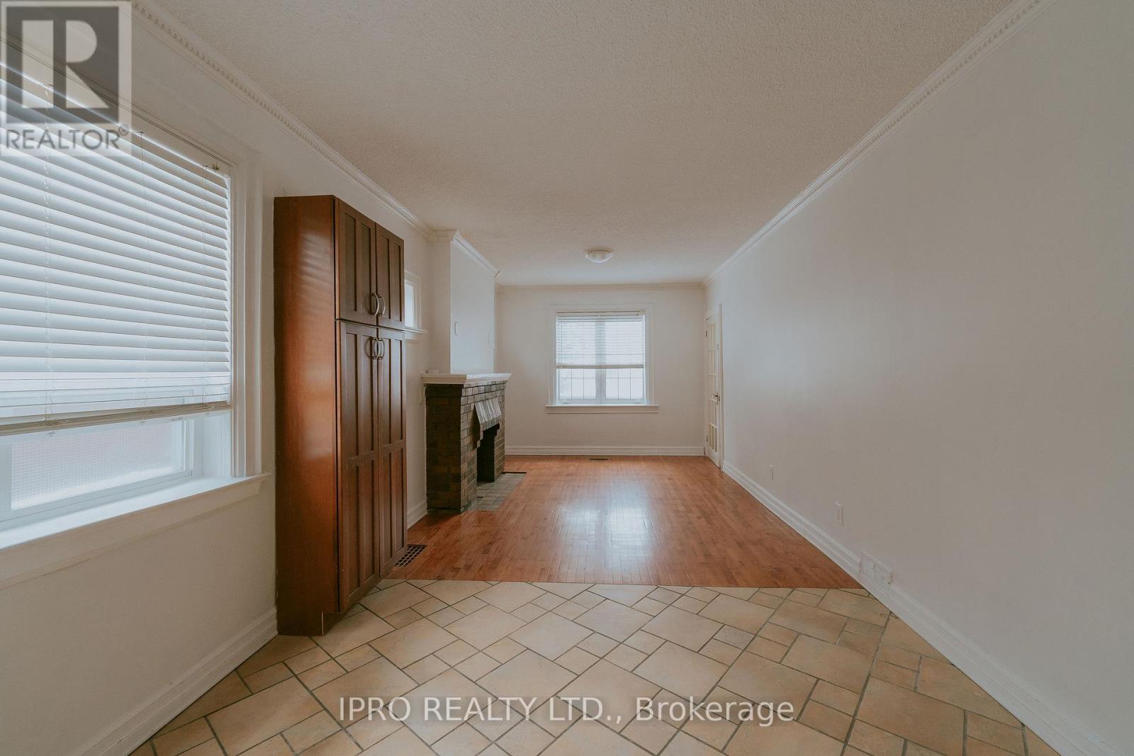183 Livingstone Avenue W, Toronto, Ontario  M6E 2L9 - Photo 7 - W12171119