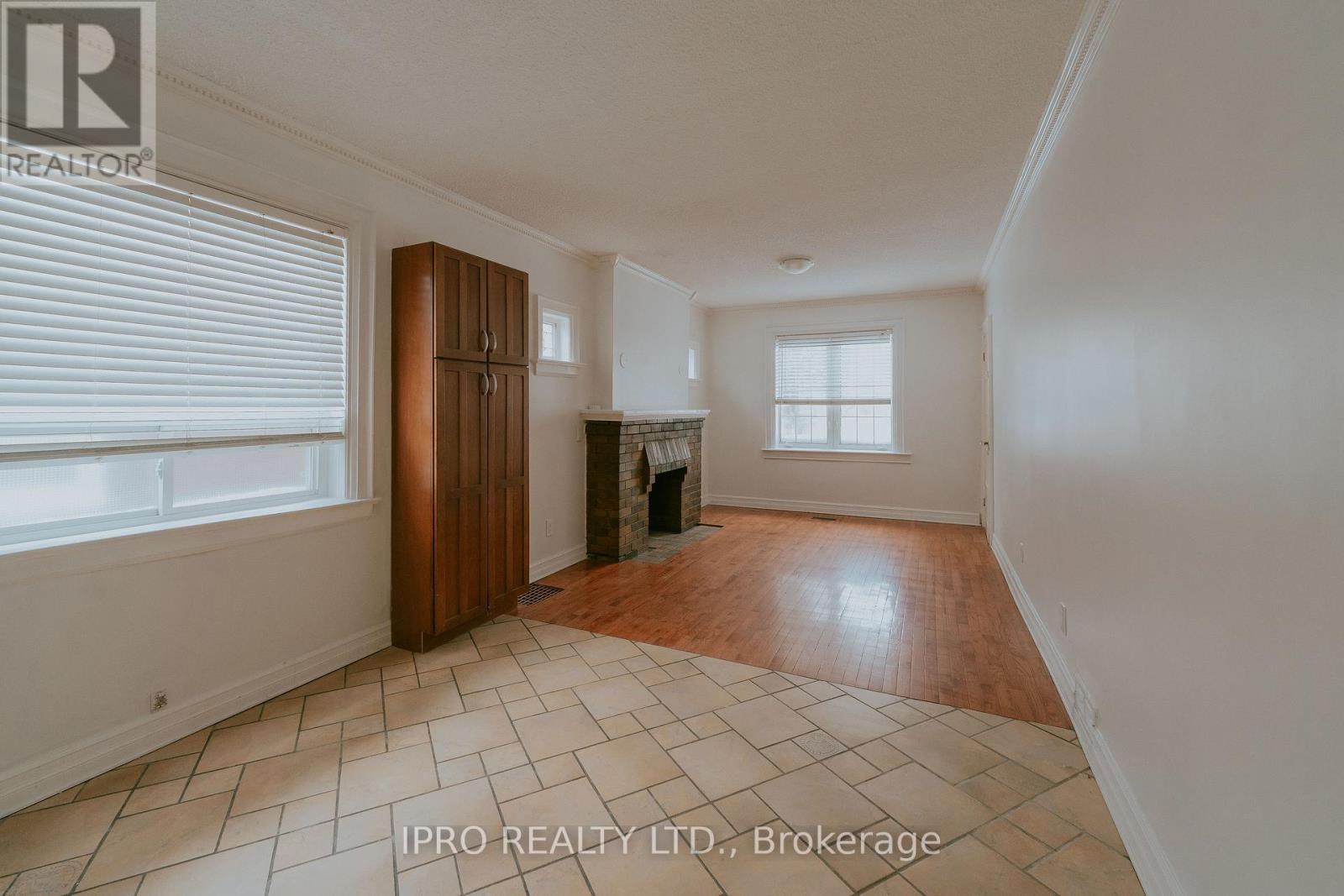 183 Livingstone Avenue W, Toronto, Ontario  M6E 2L9 - Photo 9 - W12171119
