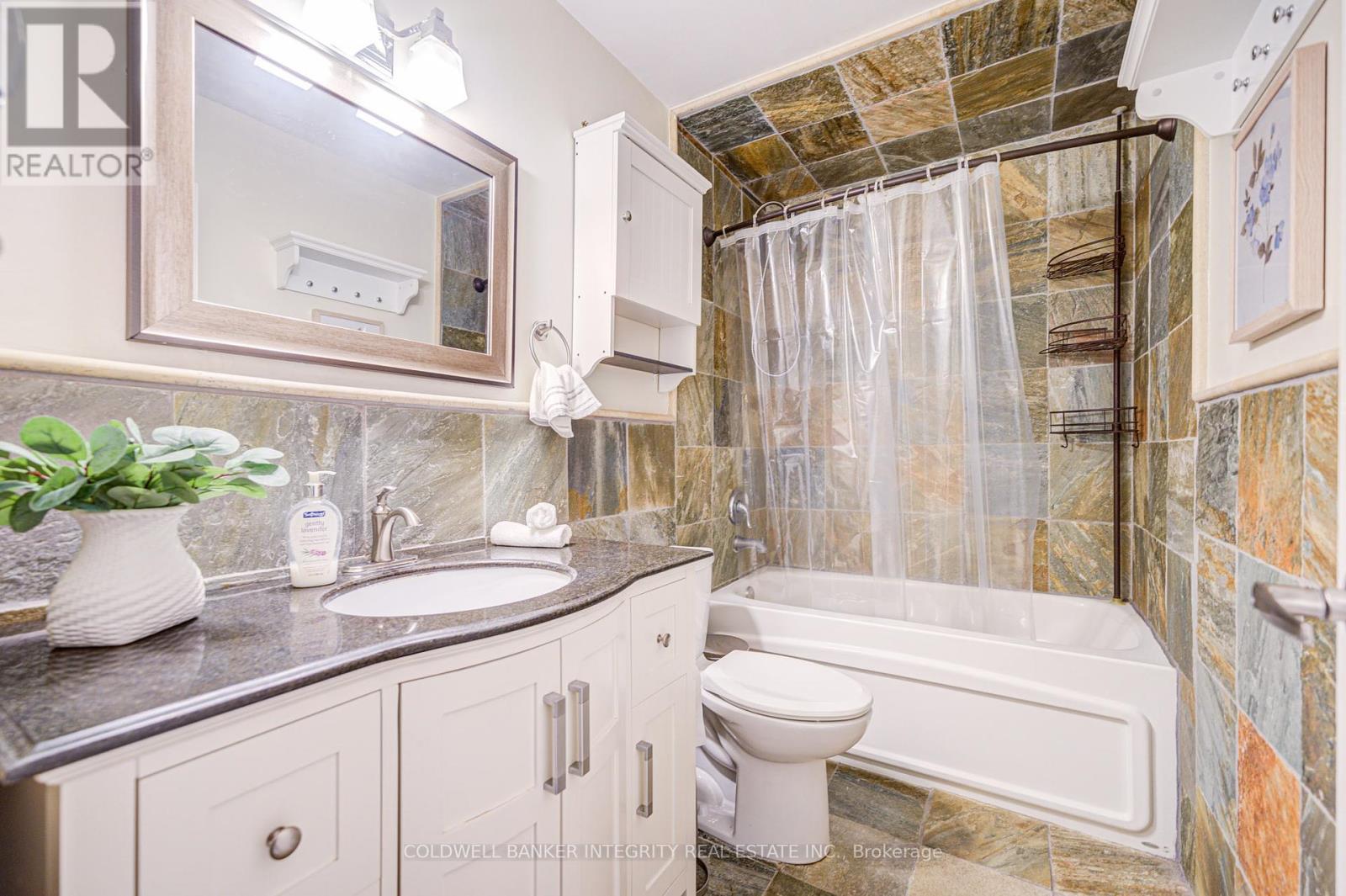 Suite 82 - 1036 Falgarwood Drive, Oakville, Ontario  L6H 2P3 - Photo 31 - W12167643