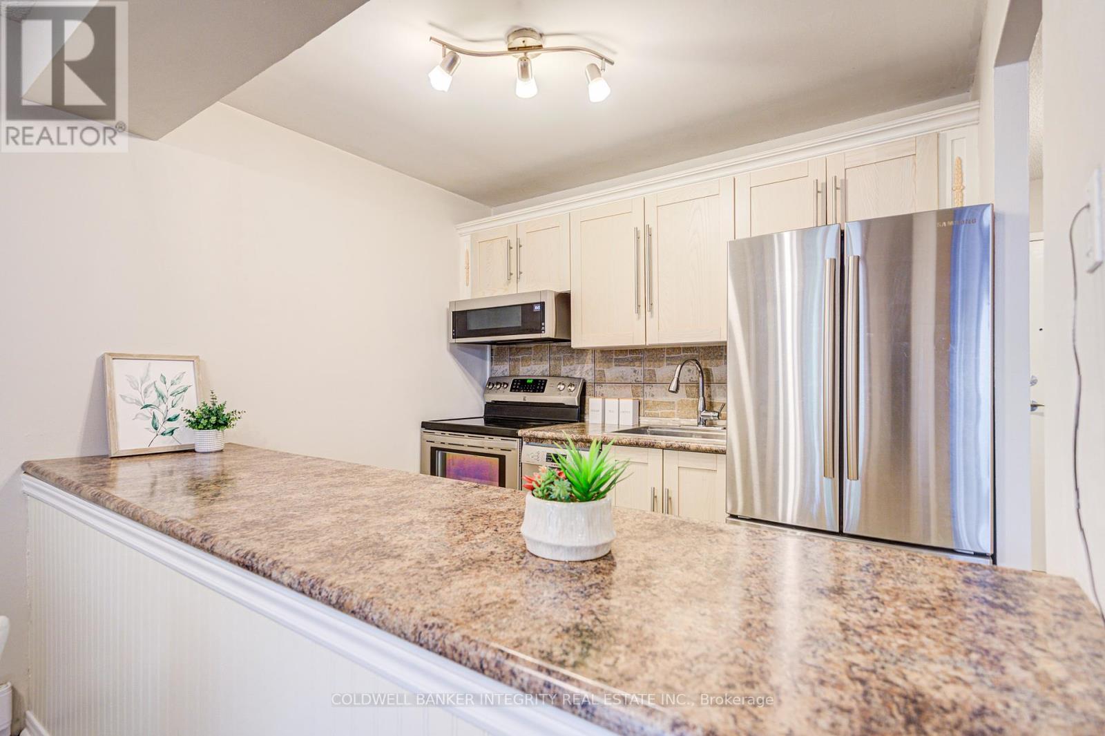 Suite 82 - 1036 Falgarwood Drive, Oakville, Ontario  L6H 2P3 - Photo 16 - W12167643