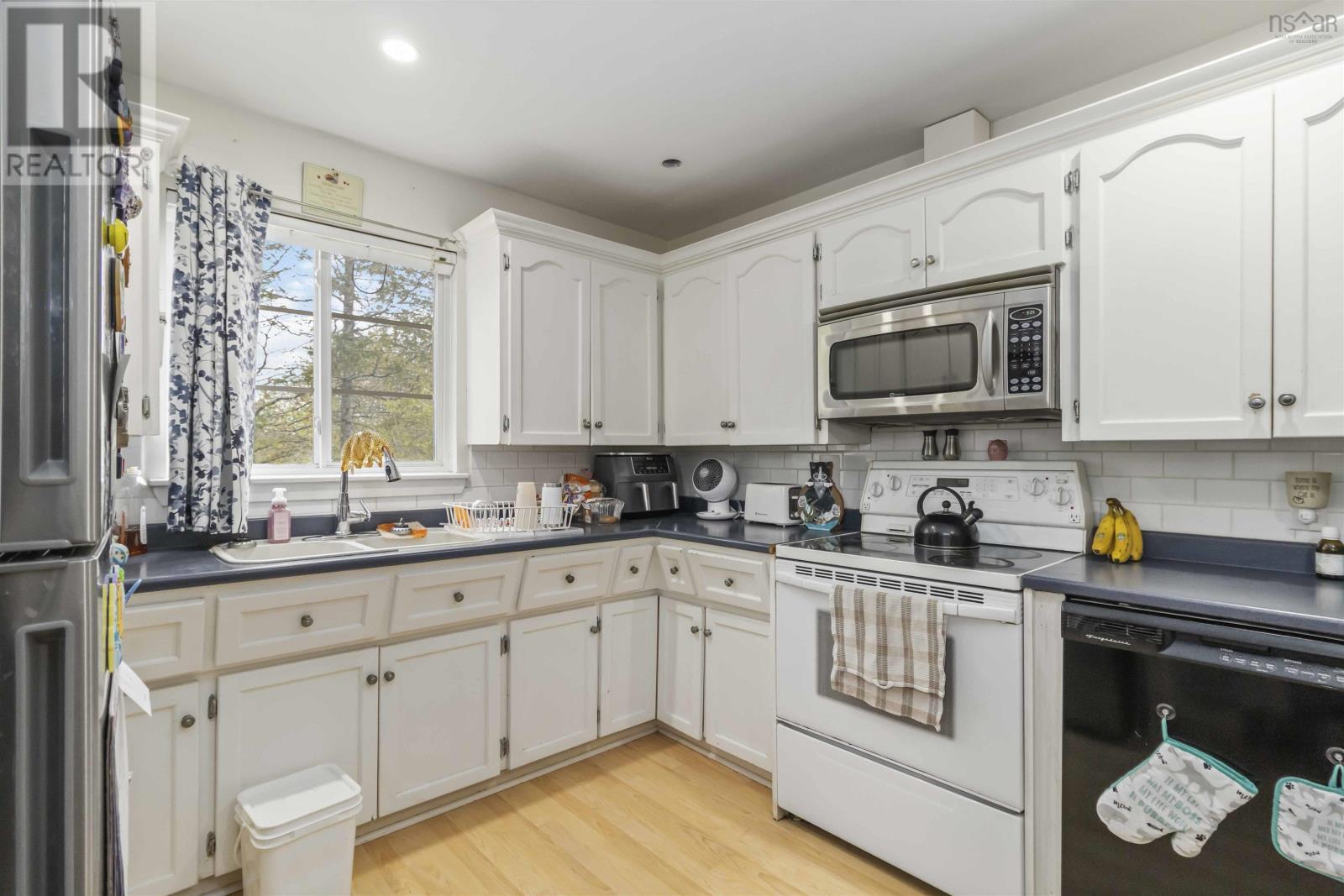 31 Beechwood Drive, Truro, Nova Scotia  B2N 1R3 - Photo 4 - 202512164