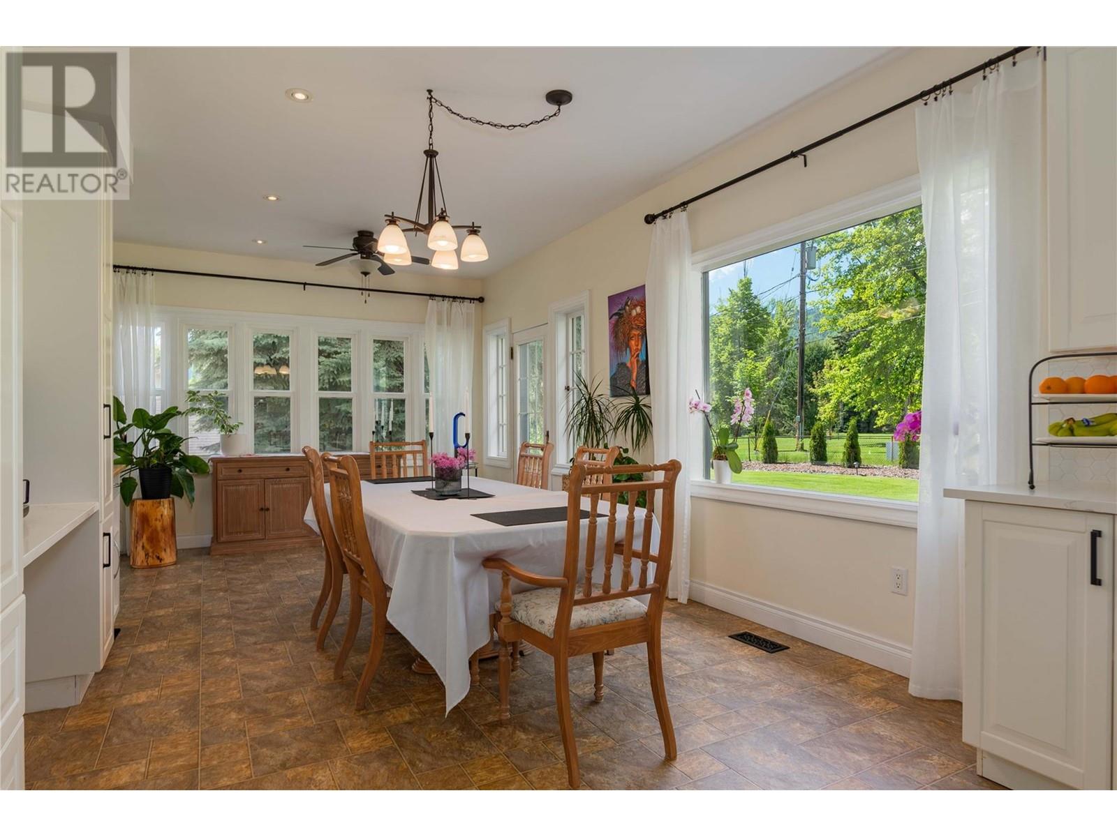 Property at 115 Kootenay Avenue image 2