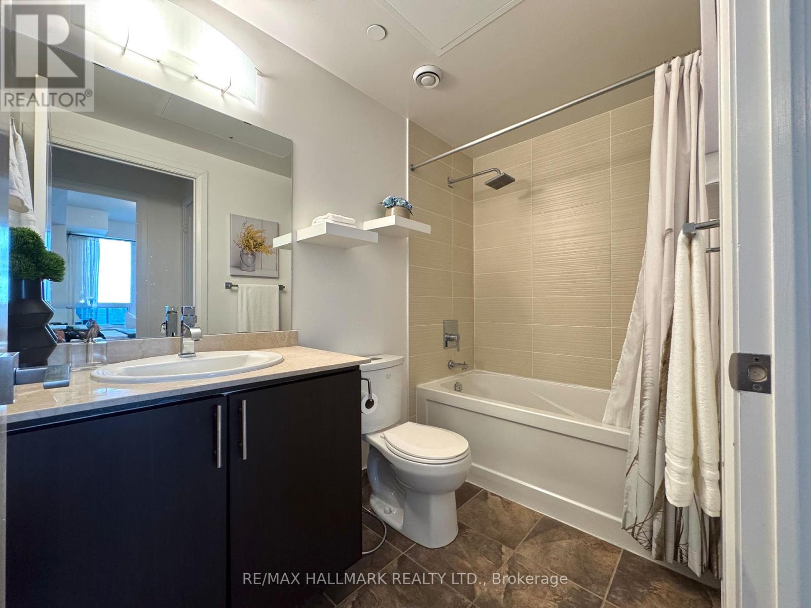 2135 - 7161 Yonge Street, Markham (Grandview), Ontario  L3T 0C8 - Photo 13 - N12171137