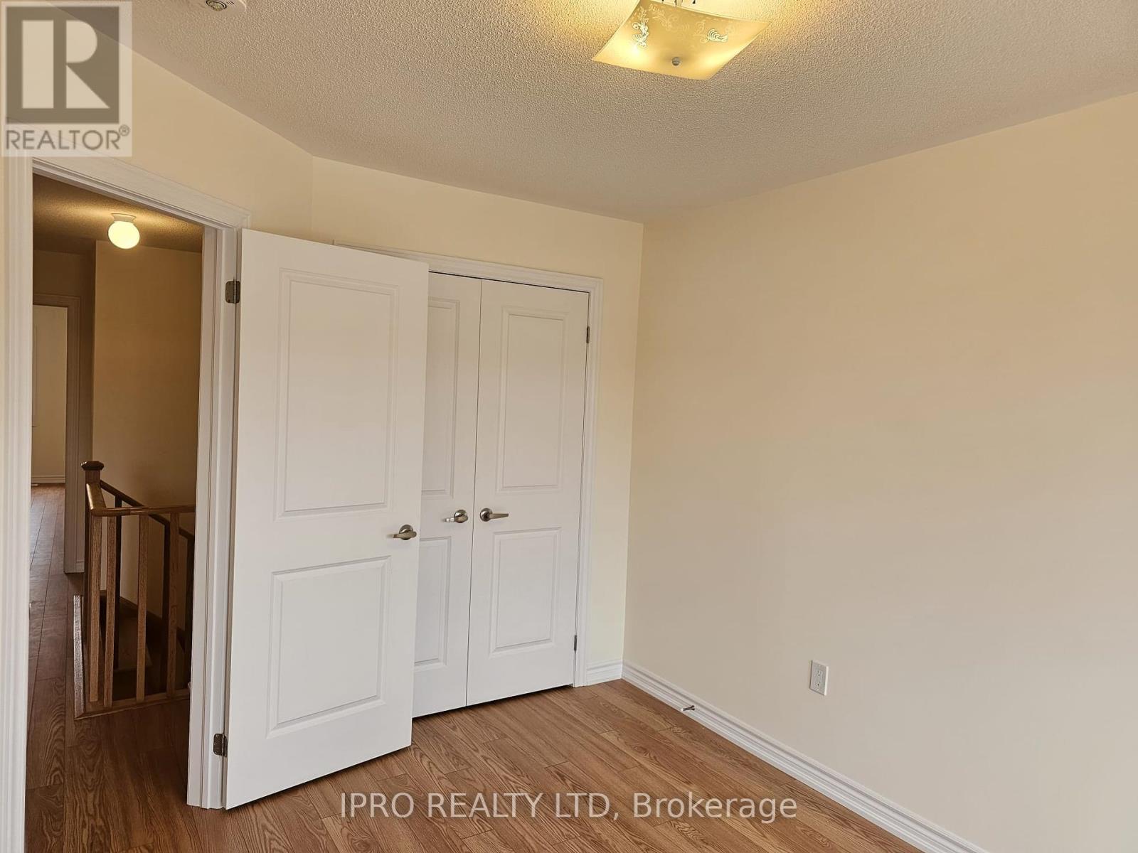 9 Durham Avenue W, Barrie, Ontario  L9J 0W2 - Photo 6 - S12171139