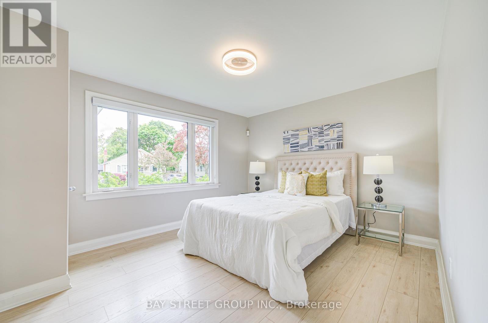 23 Washington Avenue, Oakville, Ontario  L6K 1W5 - Photo 12 - W12171144