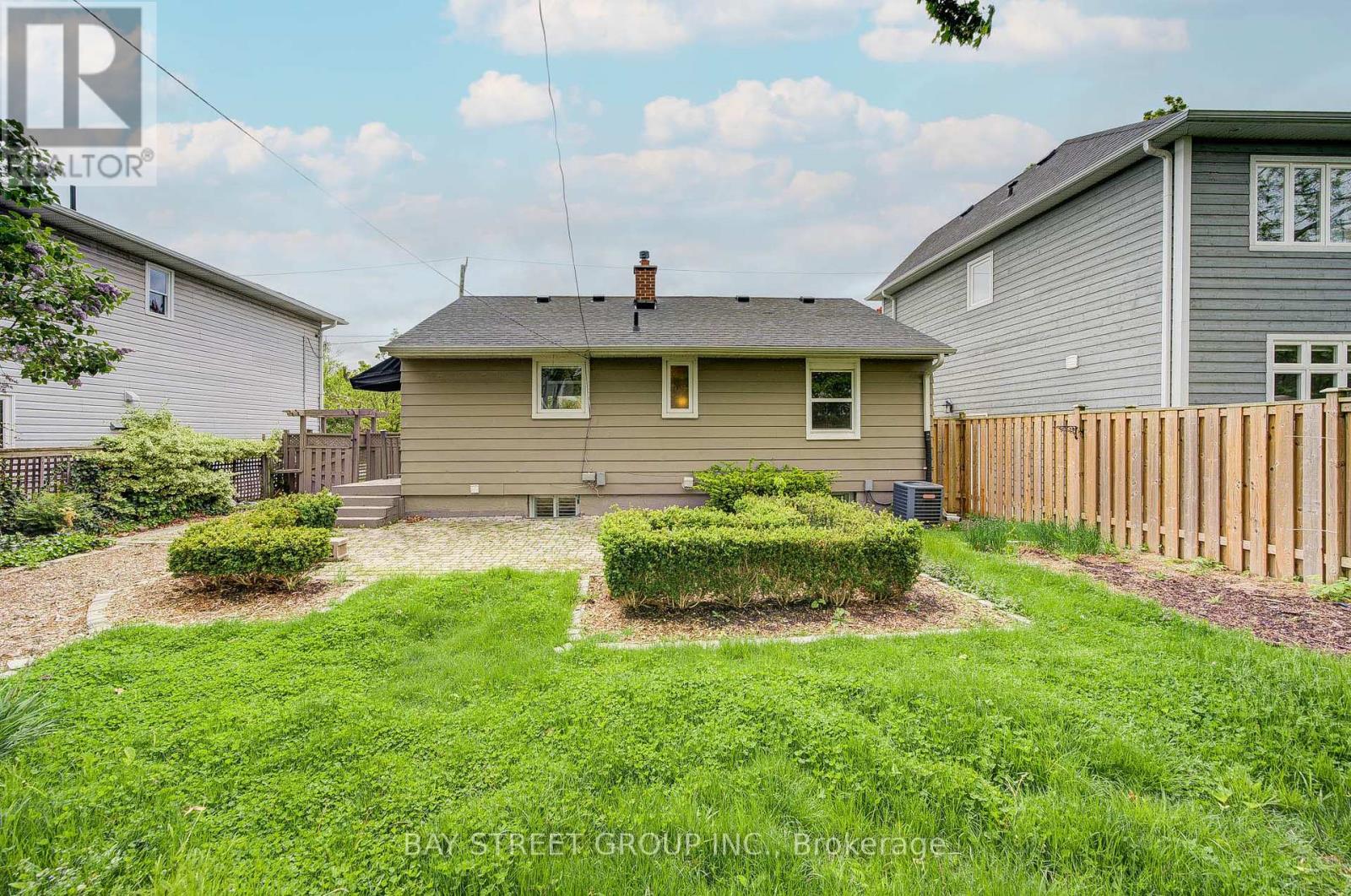23 Washington Avenue, Oakville, Ontario  L6K 1W5 - Photo 24 - W12171144