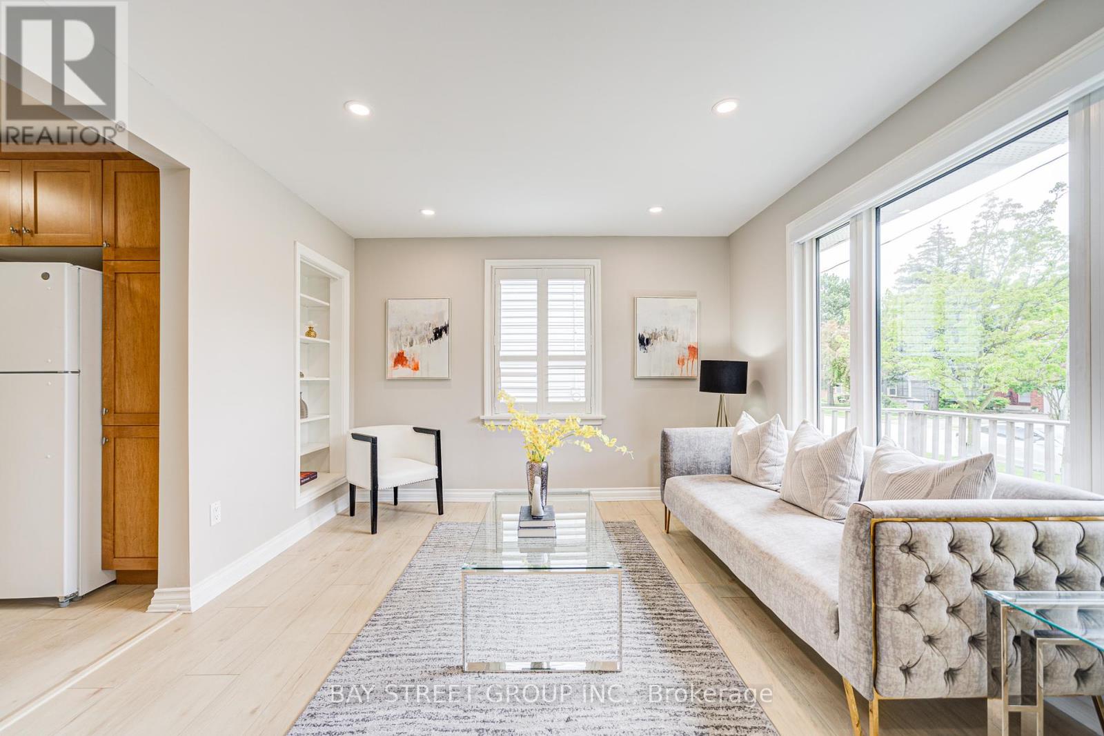 23 Washington Avenue, Oakville, Ontario  L6K 1W5 - Photo 6 - W12171144