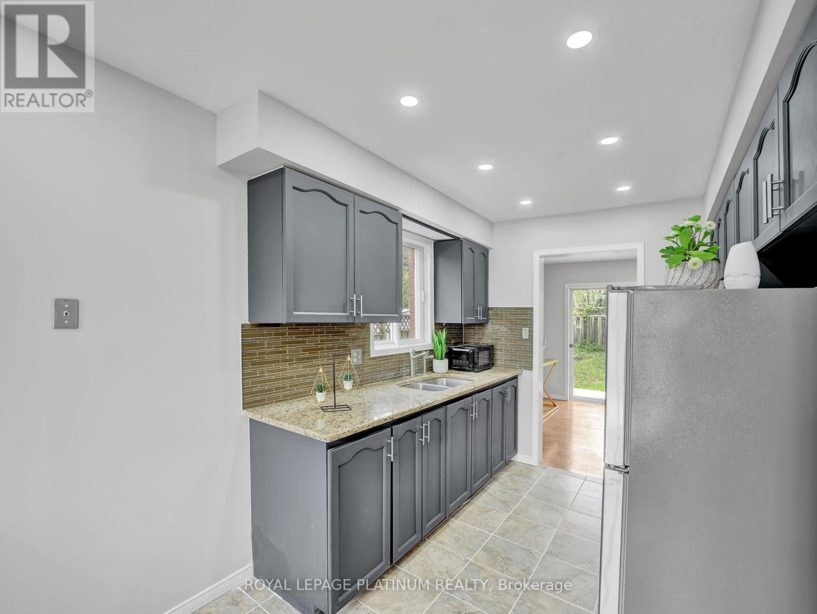 7 Sinclair Court, Cambridge, Ontario  N1T 1K2 - Photo 8 - X12168918