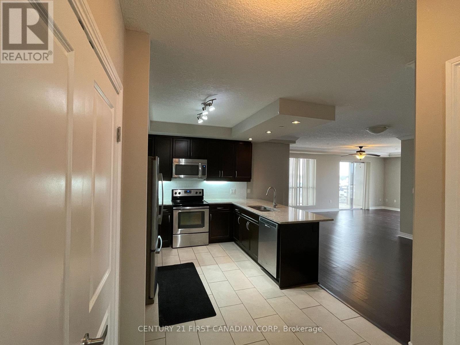 1503 - 330 Ridout Street N, London East, Ontario  N6C 3Z3 - Photo 2 - X12136552