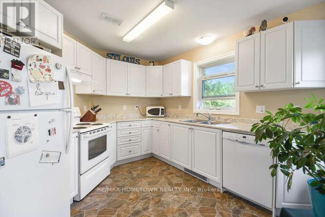 780 Susan Street, Prescott, Ontario  K0E 1T0 - Photo 12 - X12171190