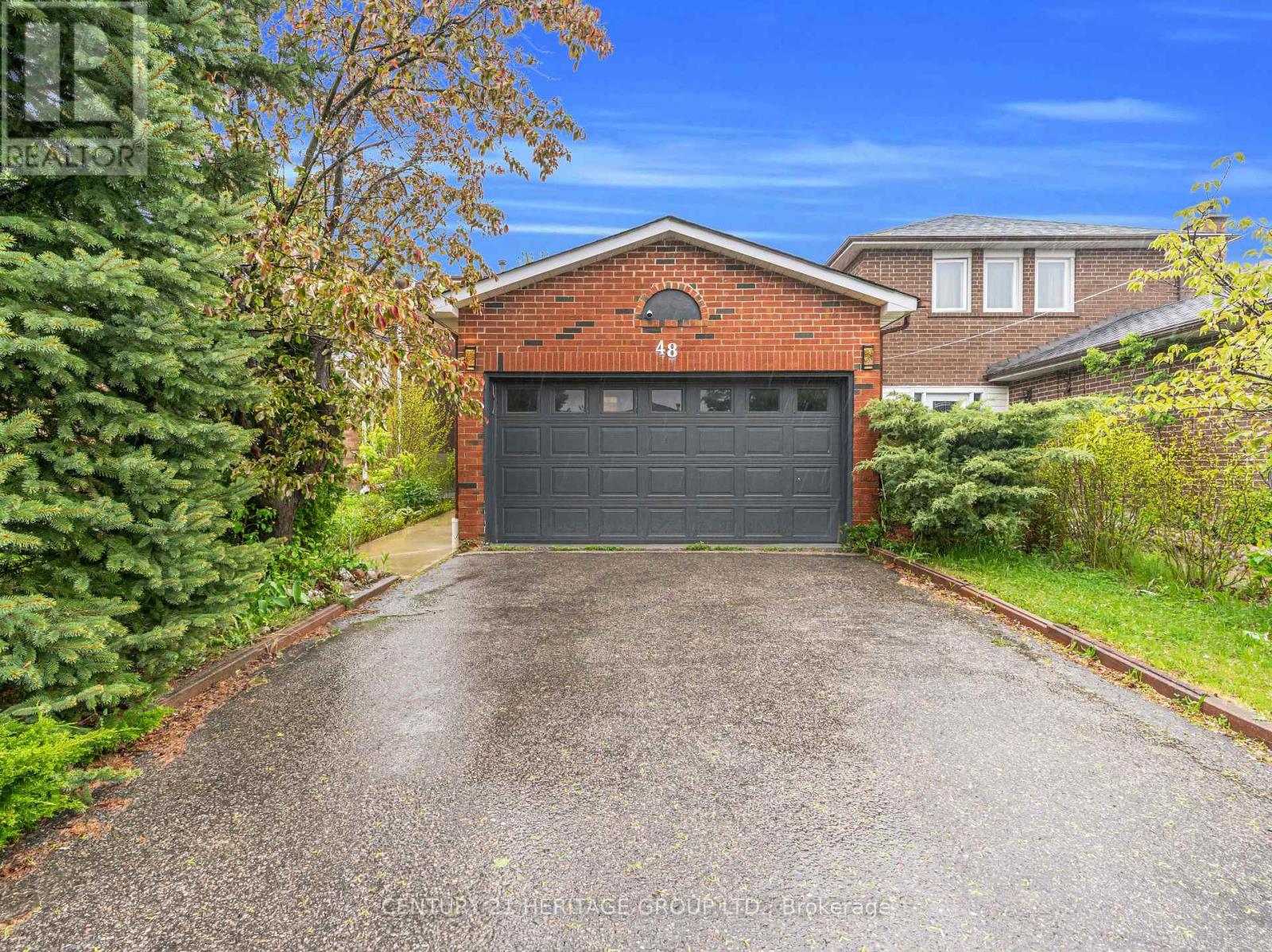 48 Gray Crescent, Richmond Hill, Ontario  L4C 5V5 - Photo 4 - N12169613