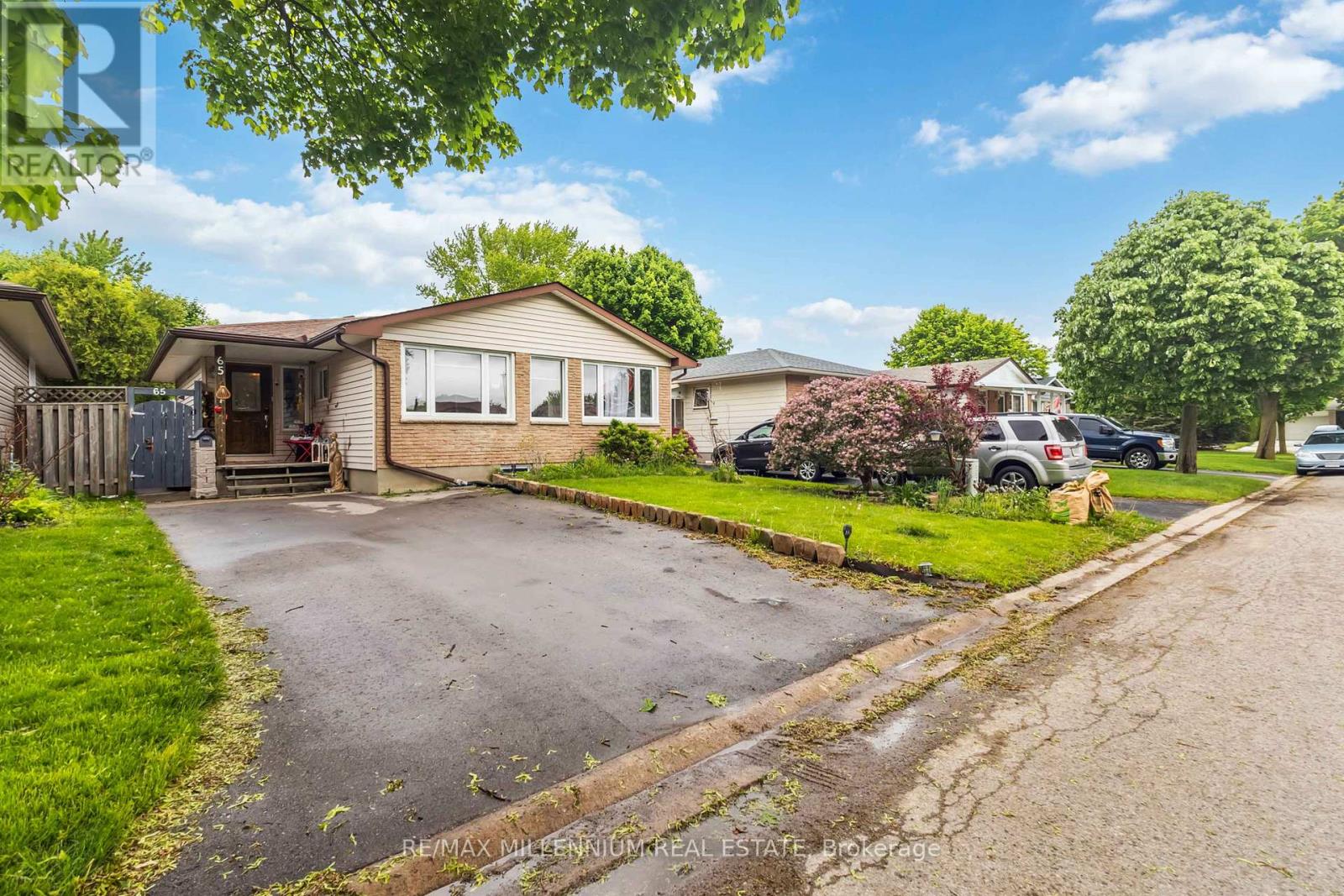 65 Fennell Crescent, London South, Ontario  N6E 2E2 - Photo 5 - X12167258