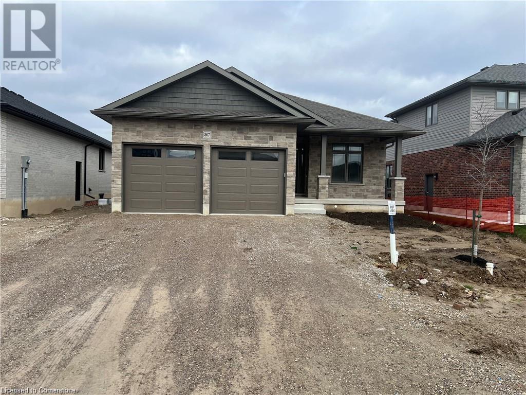 207 ARDEN Crescent Unit# UPPER LEVEL, Mitchell, Ontario