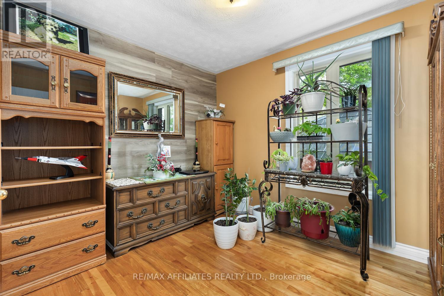 1781 Queensdale Avenue, Ottawa, Ontario  K1T 1J7 - Photo 22 - X12171161