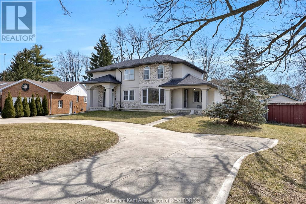 Property at 30 Crerar DRIVE image 2