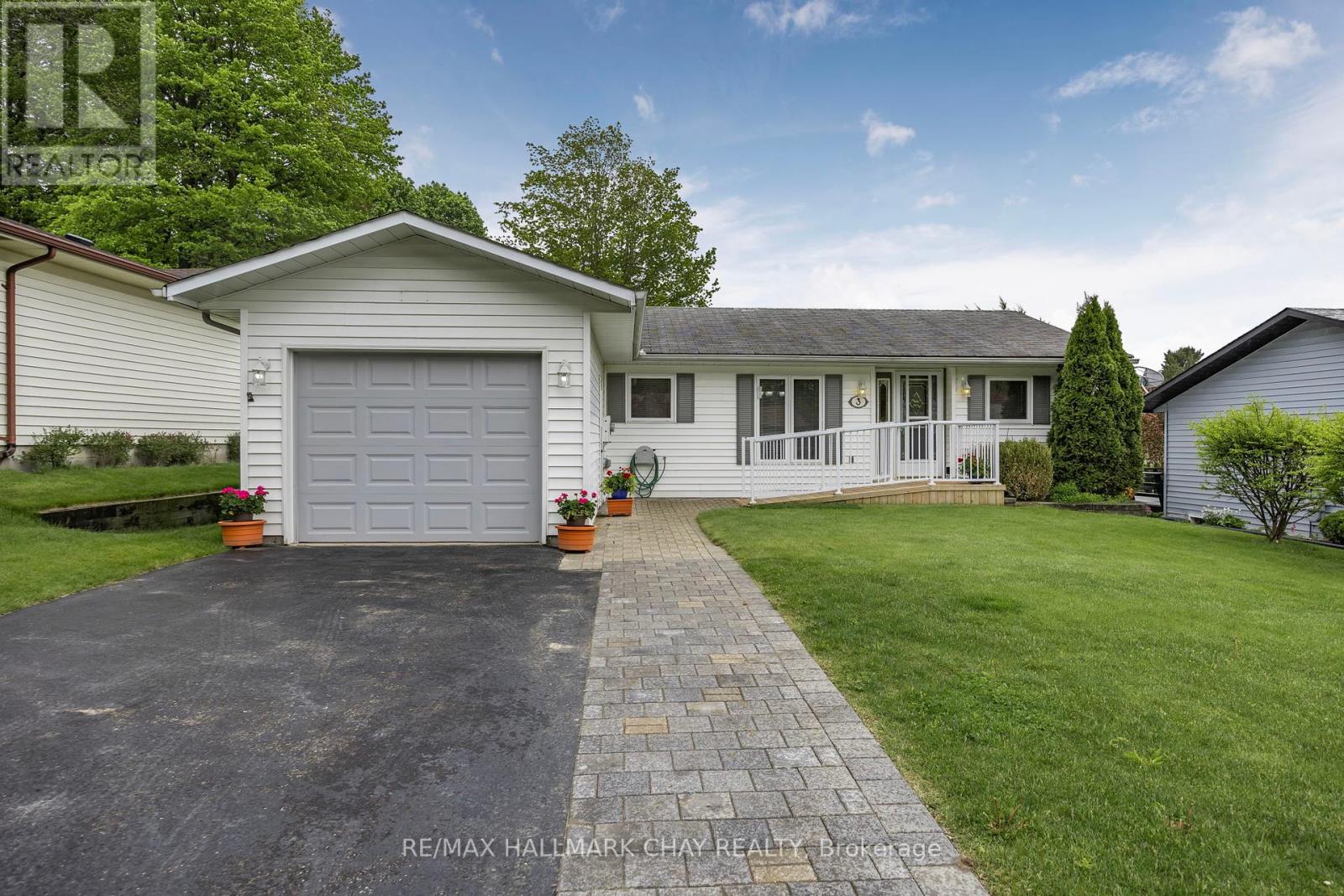 Property at 3 PINETREE COURT image 1
