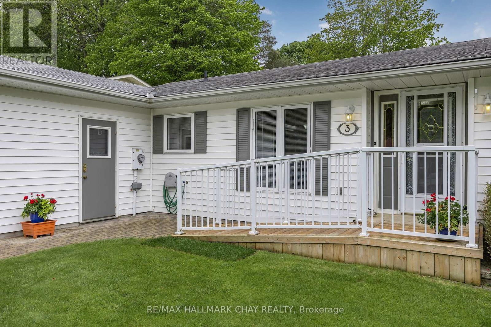 Property at 3 PINETREE COURT image 3