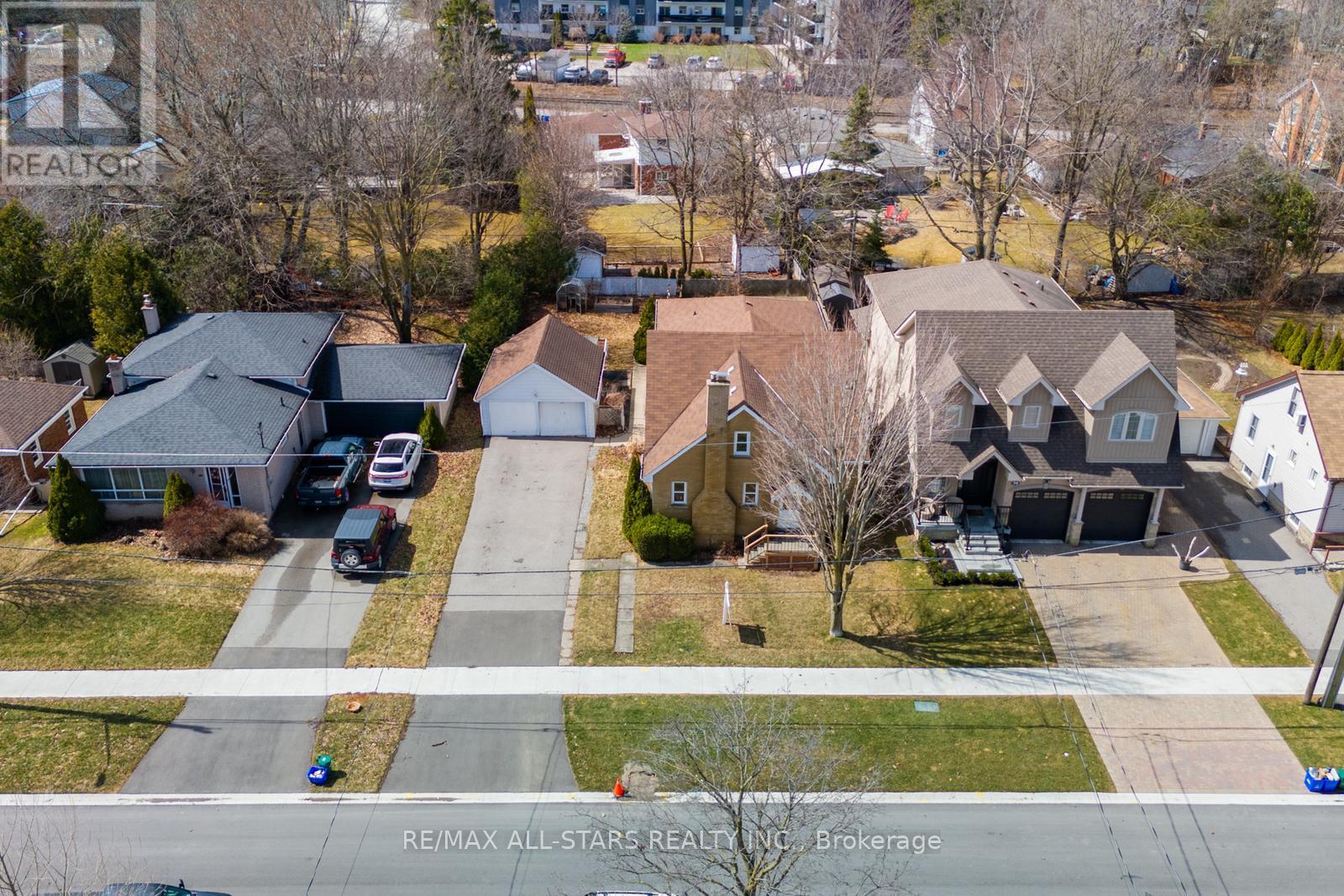 54 Lloyd Street, Whitchurch-Stouffville, Ontario  L4A 4J1 - Photo 4 - N12171189