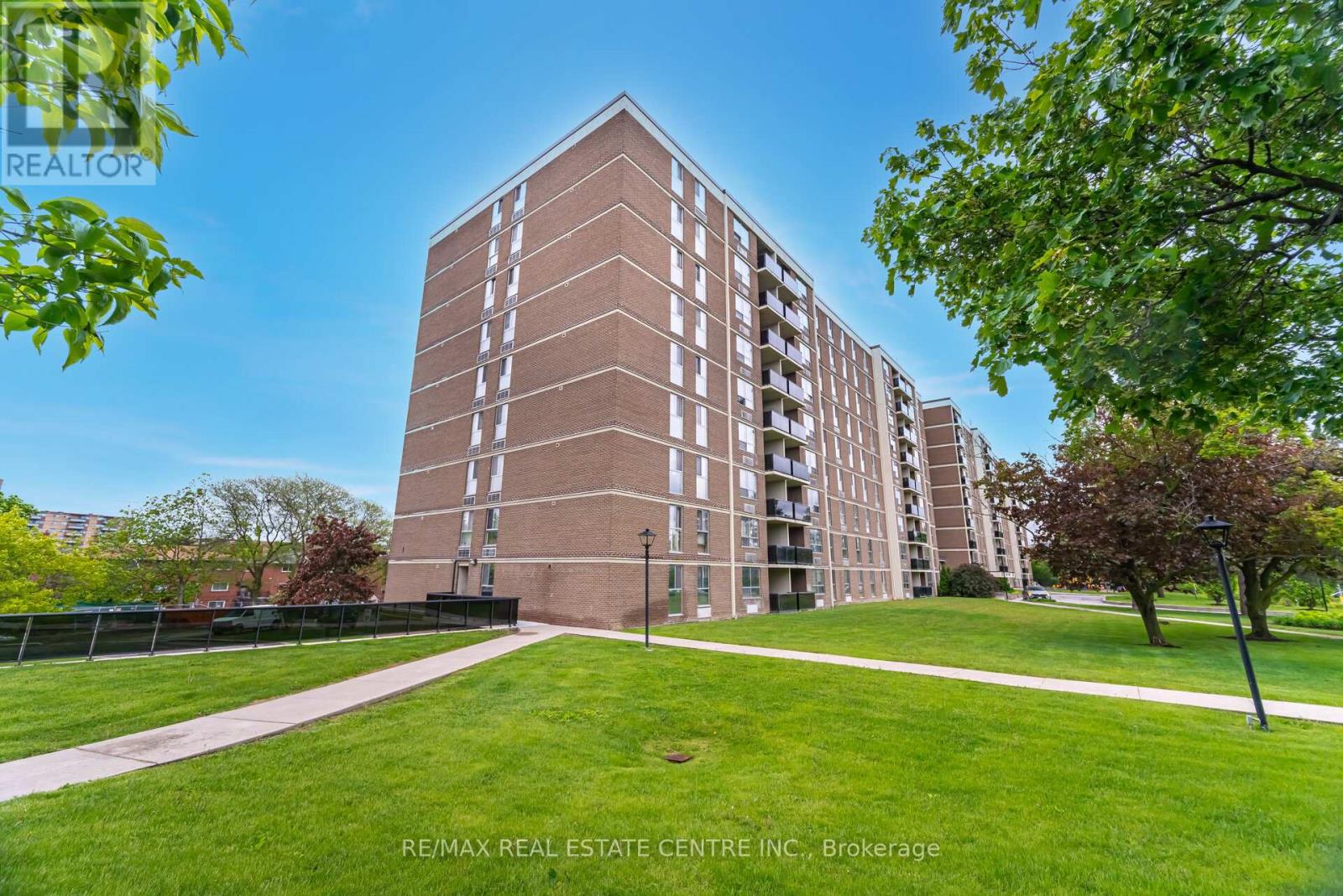 #212 - 2825 Islington Avenue, Toronto, Ontario  M9L 2K1 - Photo 2 - W12171206
