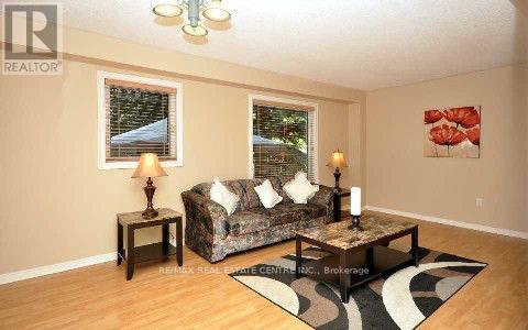 1431 Emerson Lane, Mississauga, Ontario  L5V 1L7 - Photo 6 - W12171208