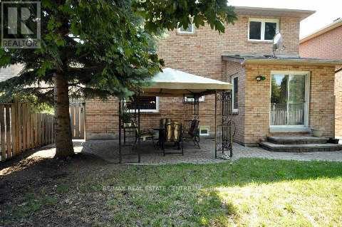 1431 Emerson Lane, Mississauga, Ontario  L5V 1L7 - Photo 7 - W12171208
