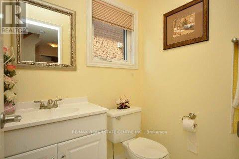 1431 Emerson Lane, Mississauga, Ontario  L5V 1L7 - Photo 9 - W12171208