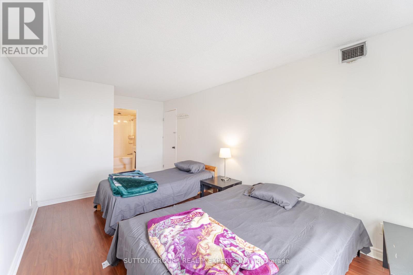 704 - 155 Hillcrest Avenue, Mississauga, Ontario  L5B 3Z2 - Photo 20 - W12111304