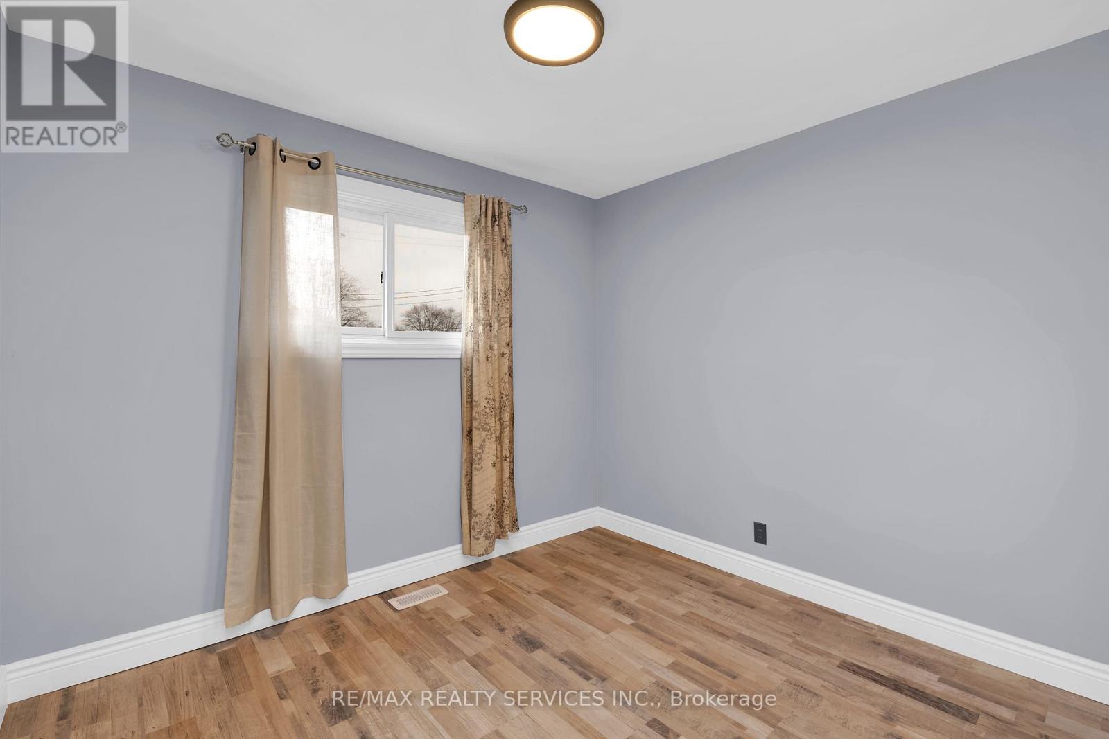 1547 Cherrylawn Crescent, Windsor, Ontario  N9E 1P3 - Photo 20 - X12171179