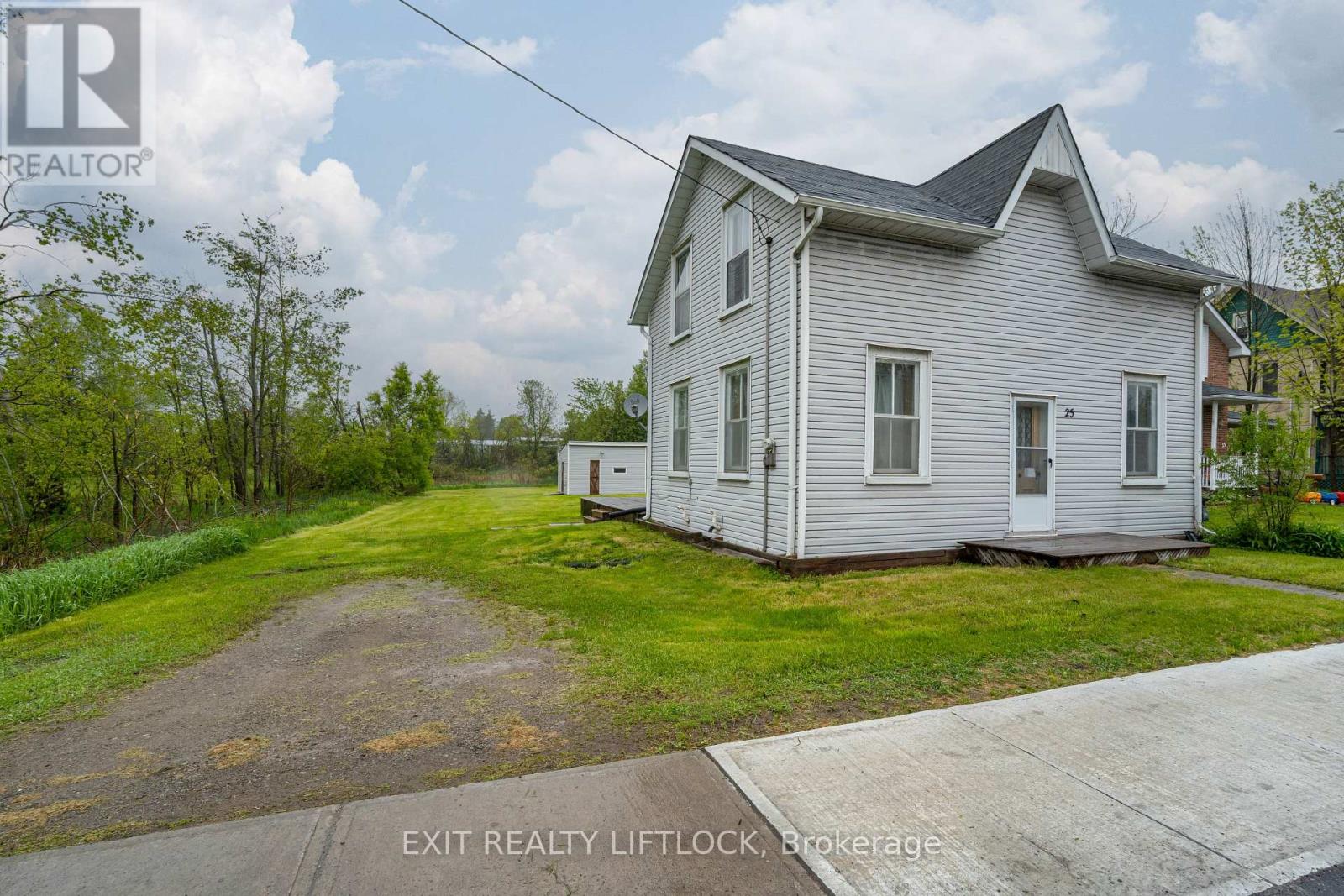 25 KING STREET W, Kawartha Lakes, Ontario