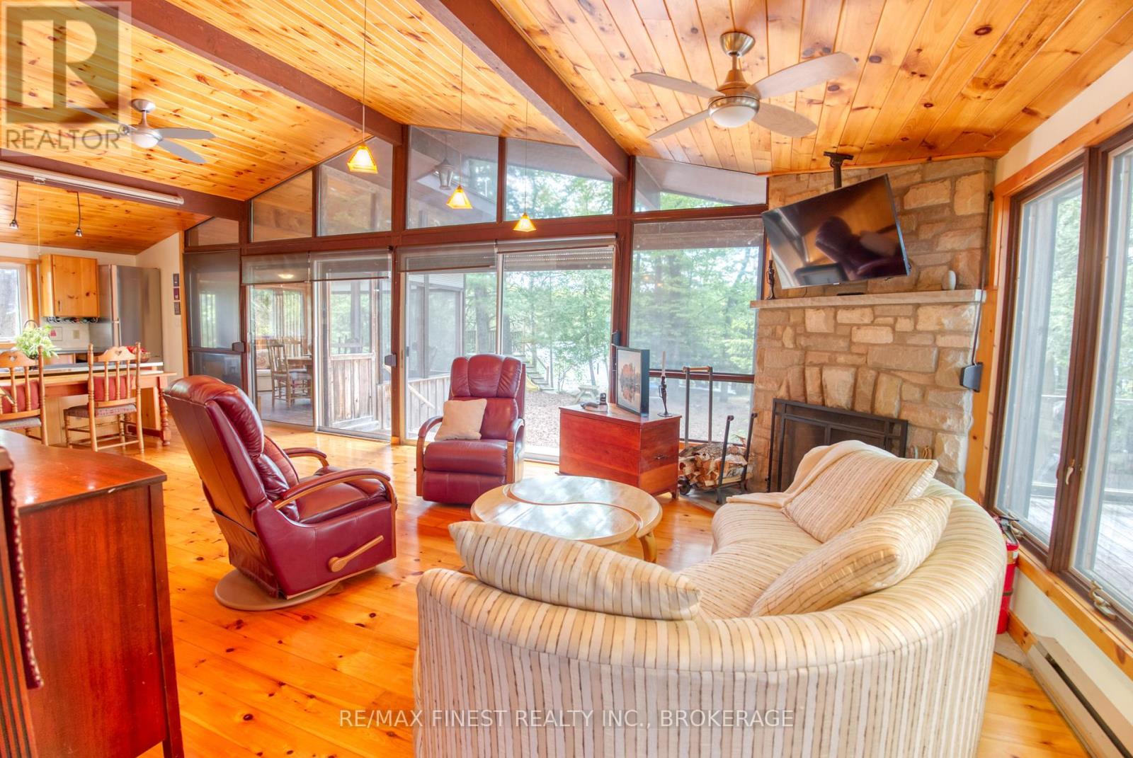 681 Charlotte Island, Frontenac, Ontario  K0H 2P0 - Photo 36 - X12171232