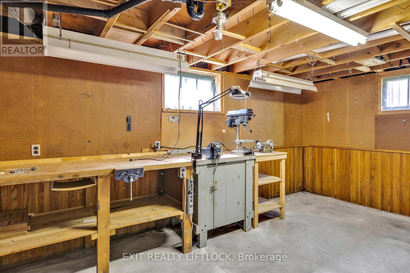 250 Bellevue Street, Peterborough North, Ontario  K9H 5E5 - Photo 25 - X12119208