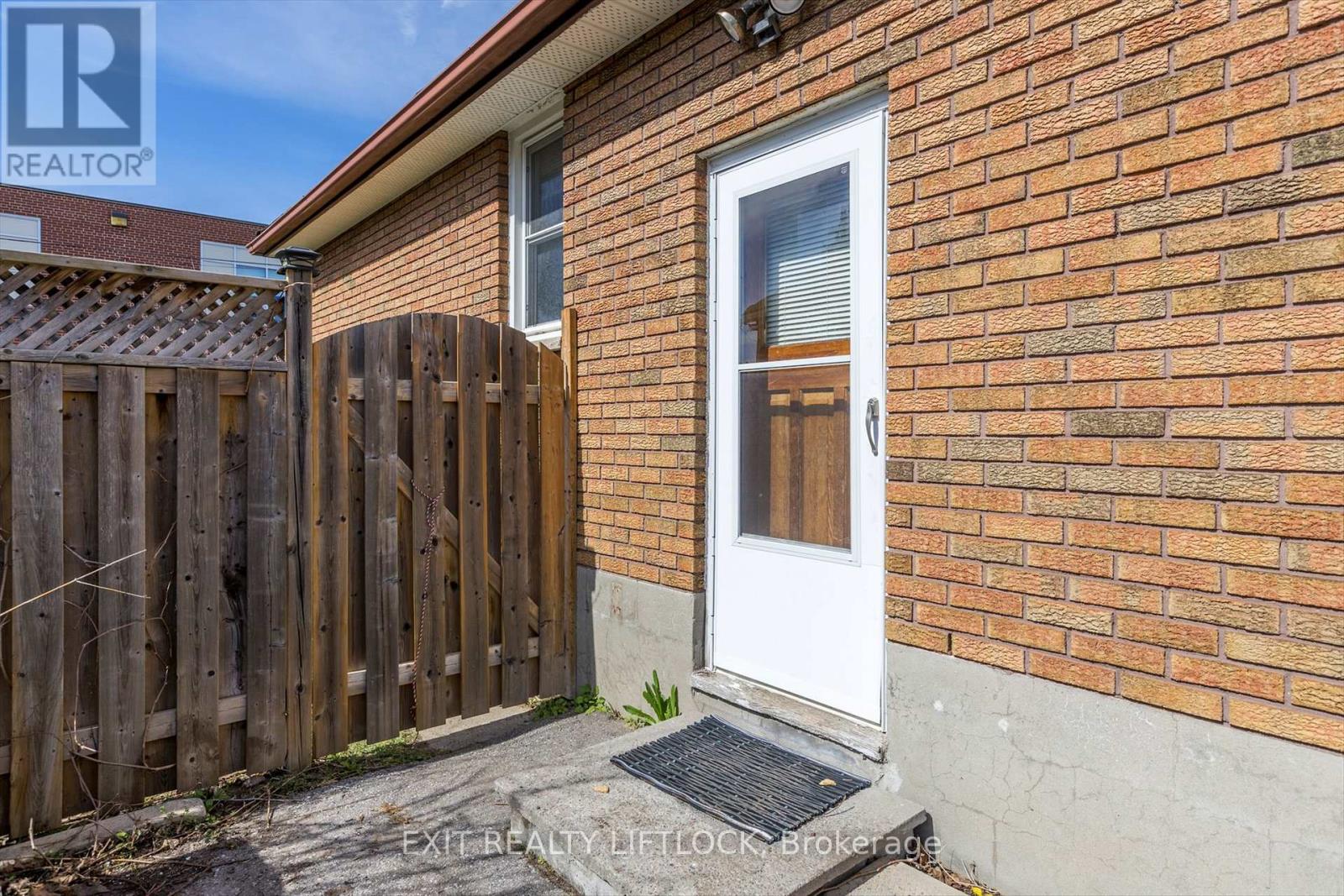 250 Bellevue Street, Peterborough North, Ontario  K9H 5E5 - Photo 33 - X12119208