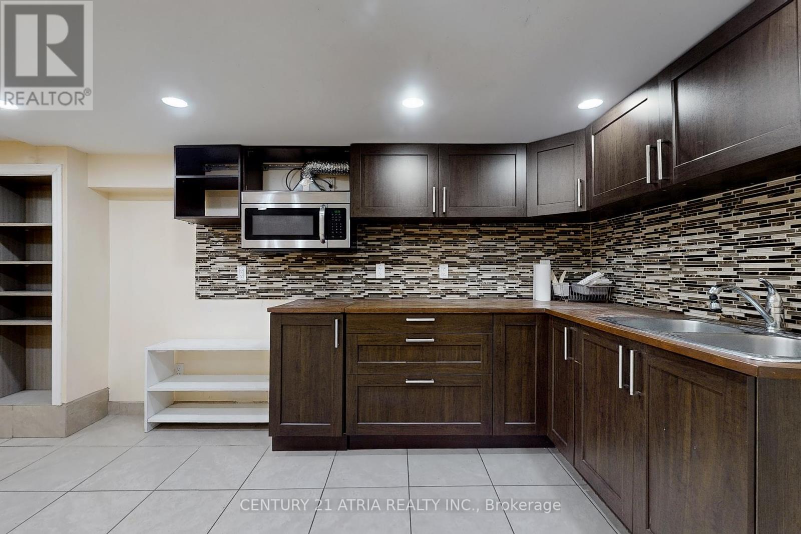 Lower - 2828 Danforth Avenue, Toronto, Ontario  M4C 1M1 - Photo 11 - E12171230
