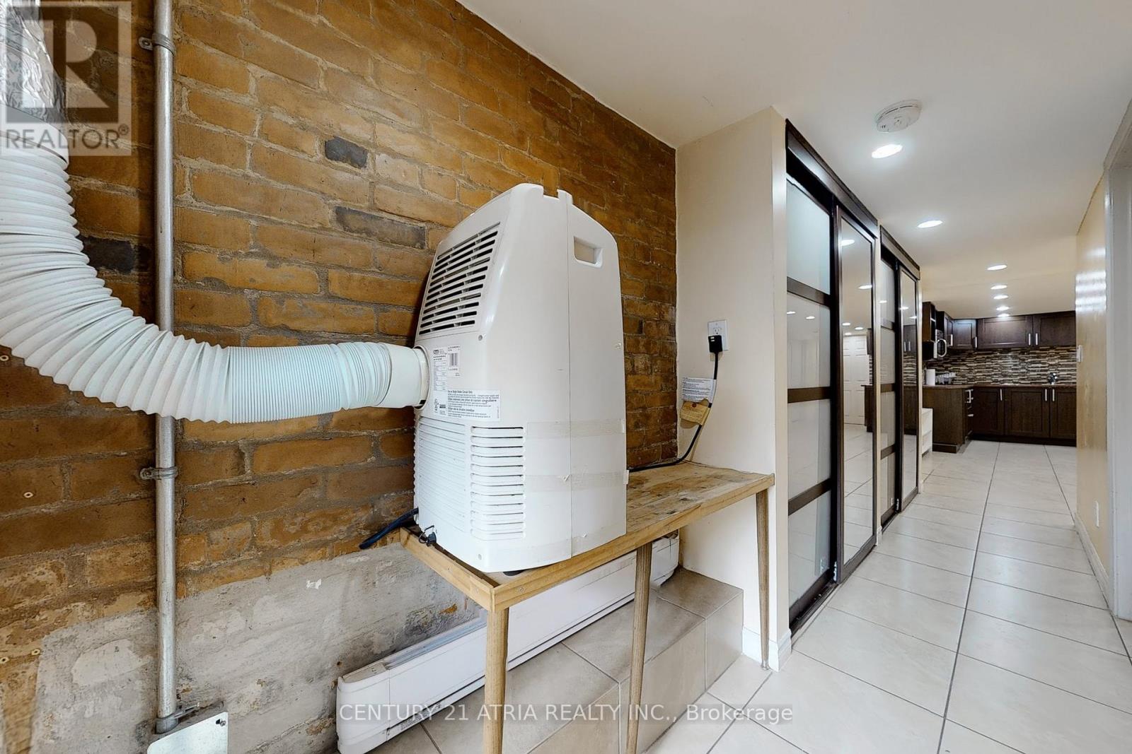 Lower - 2828 Danforth Avenue, Toronto, Ontario  M4C 1M1 - Photo 18 - E12171230