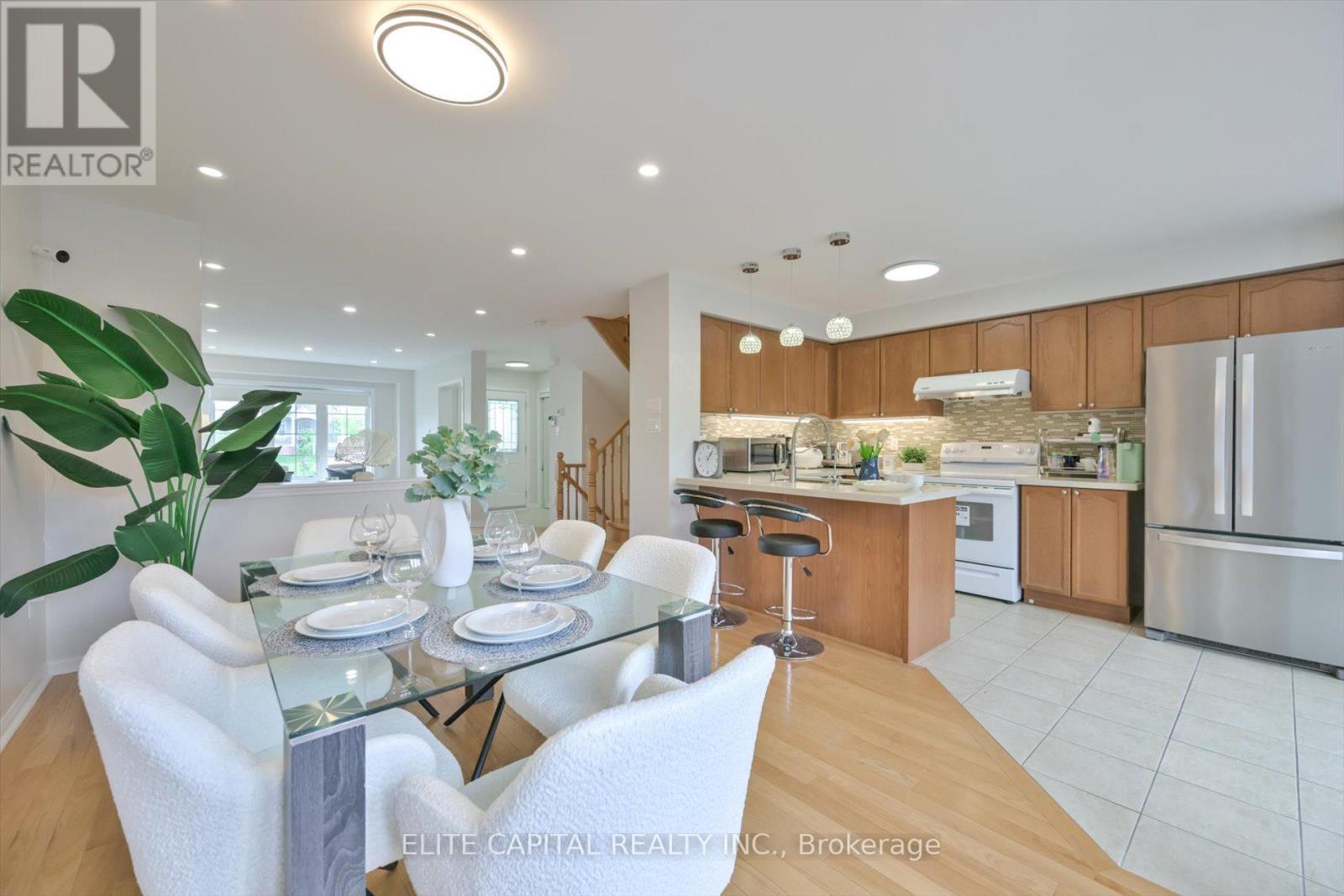 52 Gas Lamp Lane, Markham, Ontario  L6B 0H6 - Photo 5 - N12171227