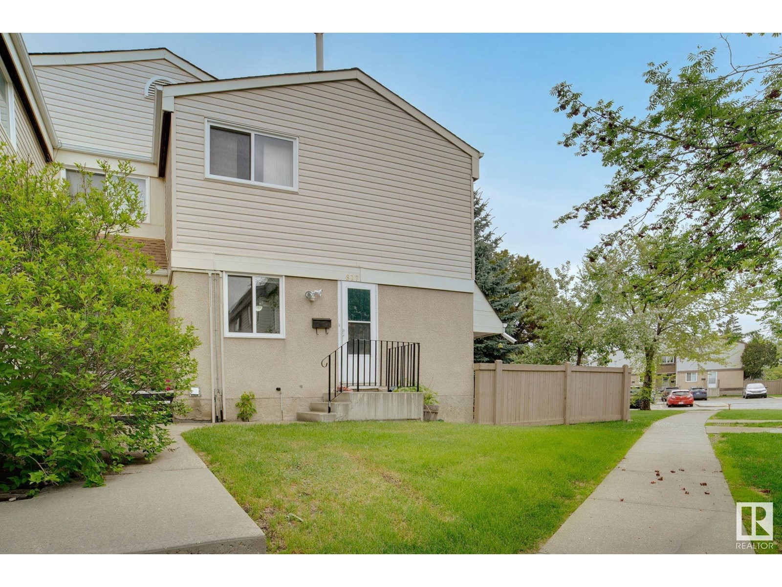 Property at 827 Erin PL NW image 2