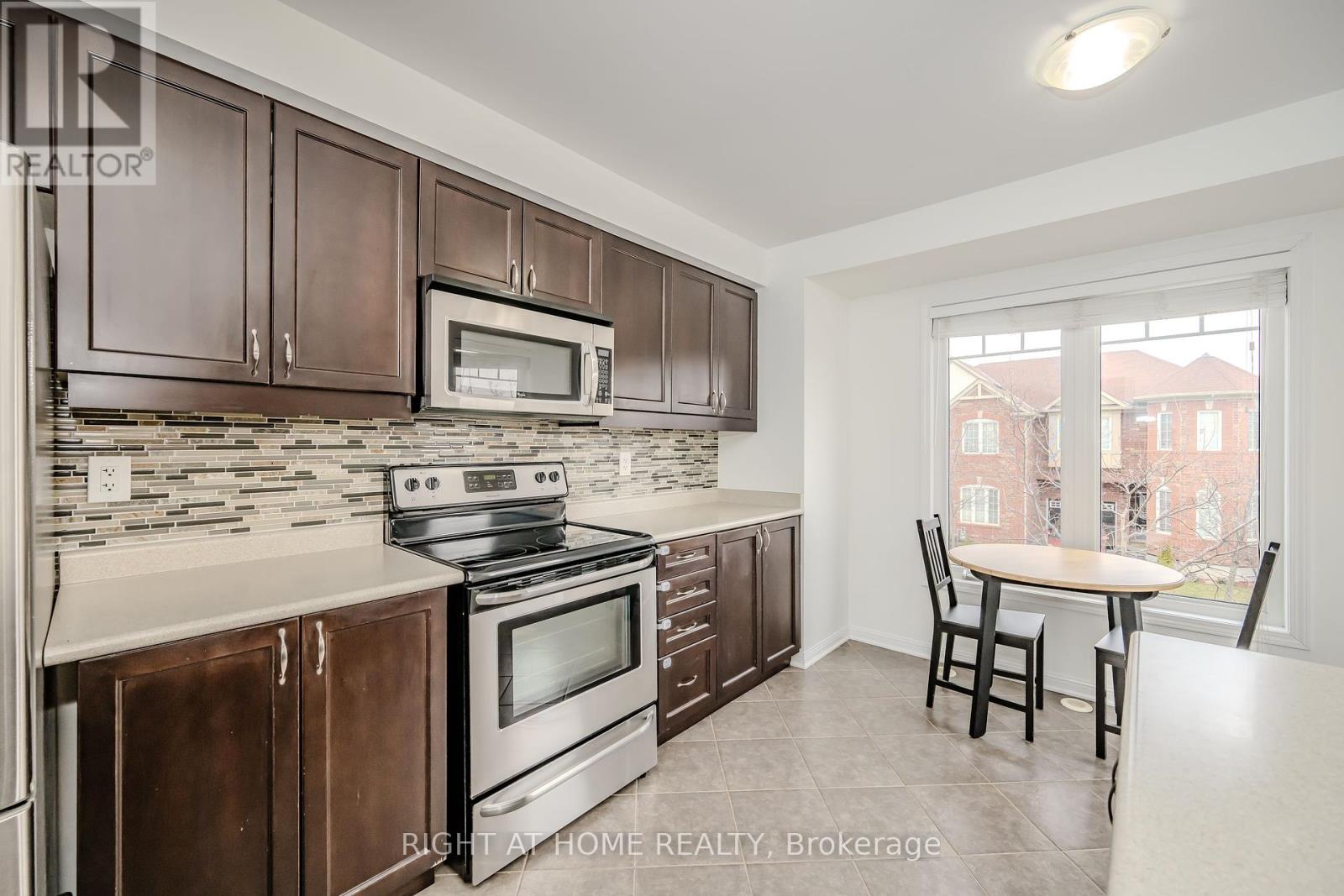 525 Cavanagh Lane, Milton, Ontario  L9T 8G4 - Photo 13 - W12109493