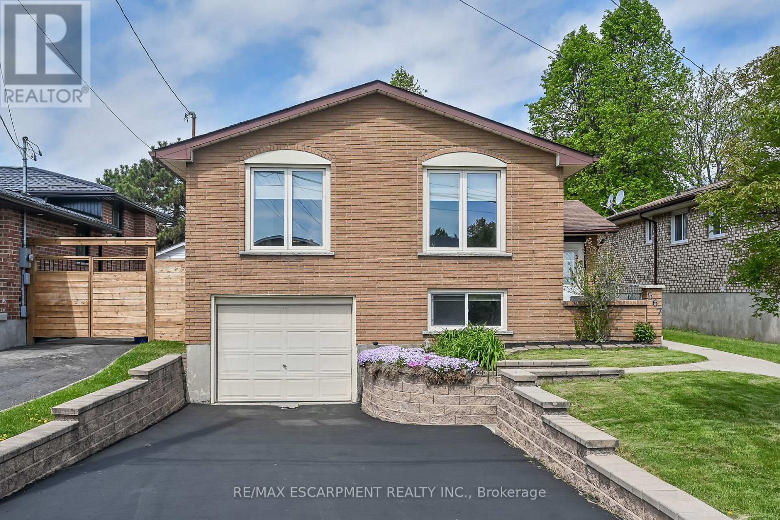 567 Queen Victoria Drive, Hamilton (Quinndale), Ontario  L8W 1W8 - Photo 3 - X12171212