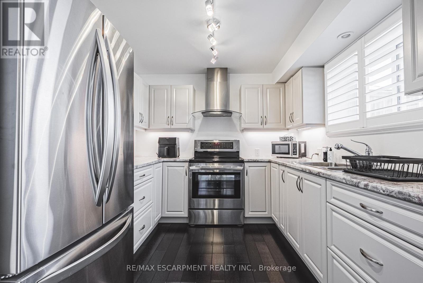 3 Coral Court, Brantford, Ontario  N3P 1L6 - Photo 39 - X12171223