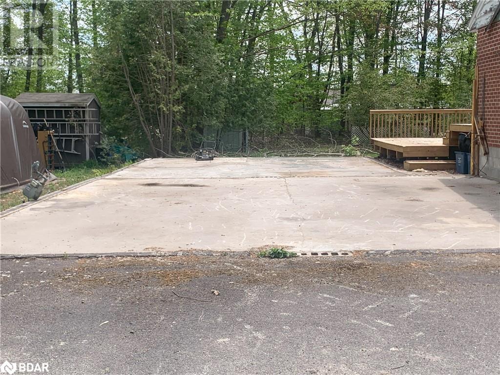 125 Oakwood Drive, Gravenhurst, Ontario  P1P 1B3 - Photo 2 - 40729972