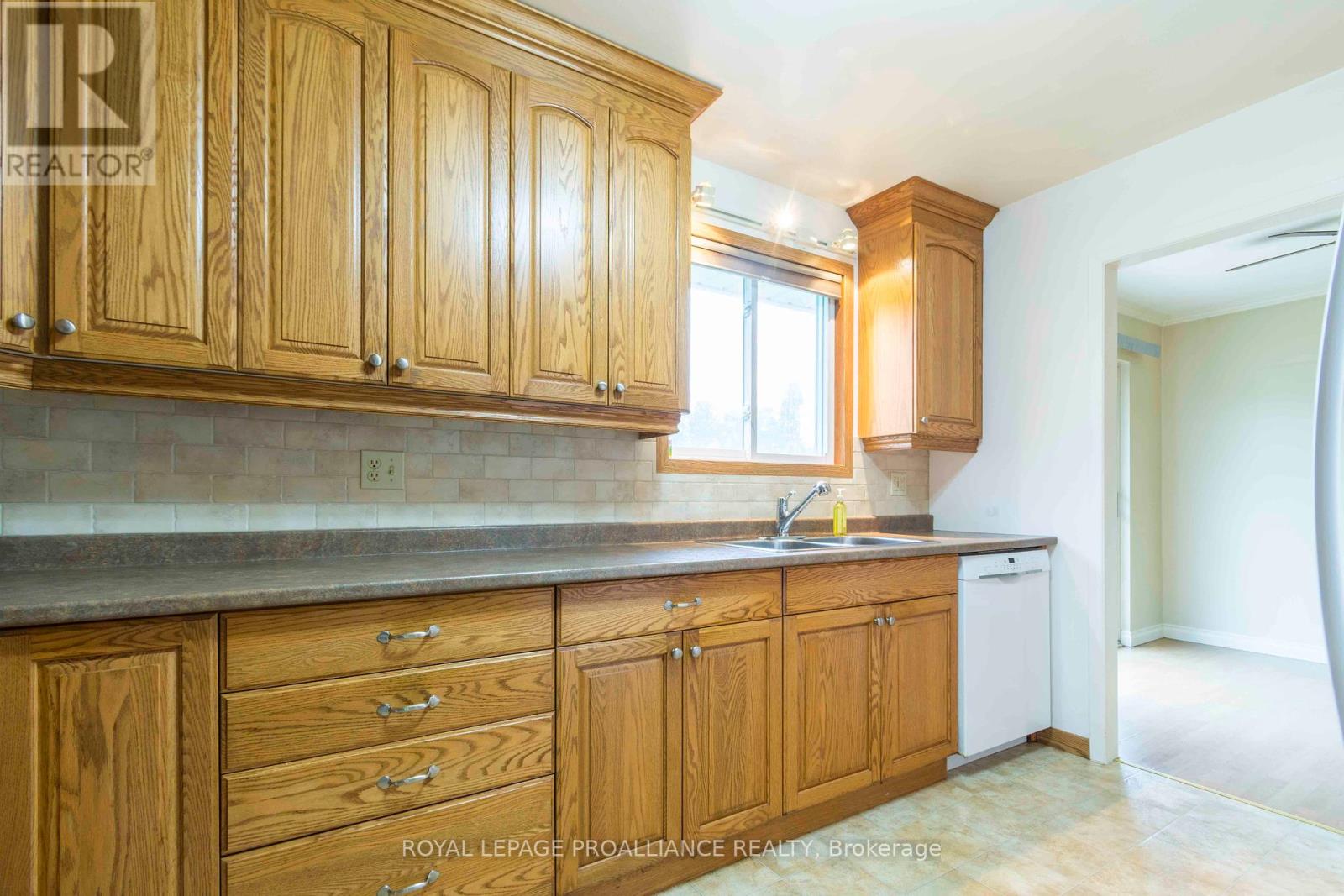 12 Highside Road, Quinte West, Ontario  K8V 5P5 - Photo 9 - X12171239